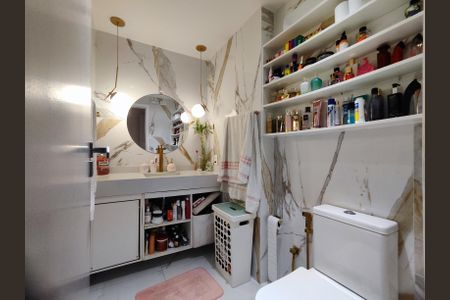 Apartamento à venda com 520m², 7 quartos e 3 vagas Apartamento à venda com 520m², 7 quartos e 3 vagasBanheiro da Suíte 2