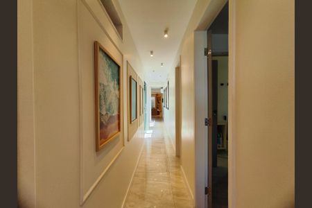 Apartamento à venda com 520m², 7 quartos e 3 vagas Apartamento à venda com 520m², 7 quartos e 3 vagasCorredor