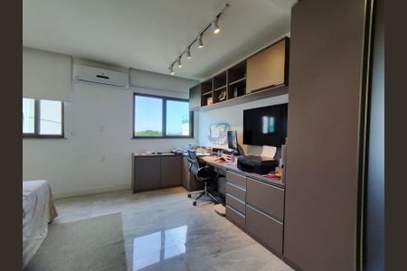 Apartamento à venda com 520m², 7 quartos e 3 vagas Apartamento à venda com 520m², 7 quartos e 3 vagasQuarto 2