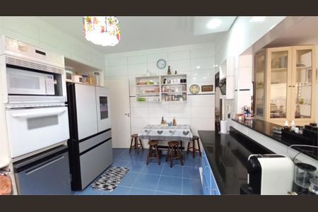 Casa à venda com 3 quartos, 171m² em Vila Gomes, São Paulo