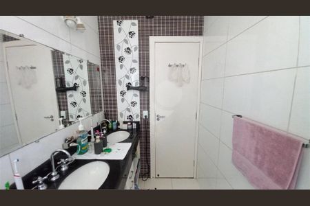 Casa à venda com 3 quartos, 171m² em Vila Gomes, São Paulo