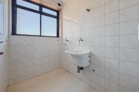 Apartamento para alugar com 67m², 3 quartos e 1 vagaÁrea de Serviço