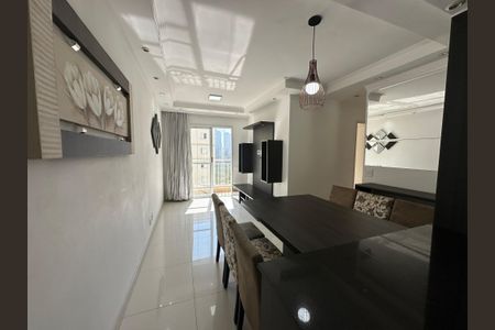 Sala de apartamento para alugar com 2 quartos, 65m² em Jardim Tupanci, Barueri