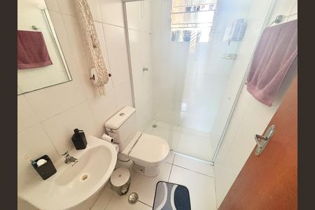 Apartamento para alugar com 74m², 2 quartos e 1 vaga Apartamento para alugar com 74m², 2 quartos e 1 vagaBanheiro do Quarto 1