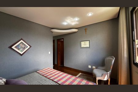 Apartamento à venda com 202m², 4 quartos e 3 vagas Apartamento à venda com 202m², 4 quartos e 3 vagasQuarto Suíte 1