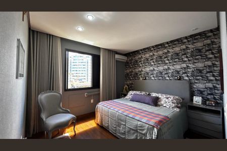 Apartamento à venda com 202m², 4 quartos e 3 vagas Apartamento à venda com 202m², 4 quartos e 3 vagasQuarto Suíte 1