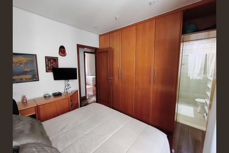 Apartamento à venda com 202m², 4 quartos e 3 vagas Apartamento à venda com 202m², 4 quartos e 3 vagasQuarto Suíte 2