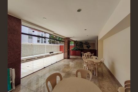 Apartamento à venda com 202m², 4 quartos e 3 vagas Apartamento à venda com 202m², 4 quartos e 3 vagasSalão de festas