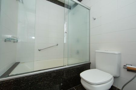 Apartamento à venda com 198m², 4 quartos e 3 vagasBANHEIRO2