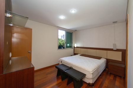 Apartamento à venda com 198m², 4 quartos e 3 vagasQUARTO3