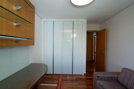 Apartamento à venda com 198m², 4 quartos e 3 vagasQUARTO4