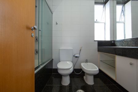 Apartamento à venda com 198m², 4 quartos e 3 vagasBANHEIRO2