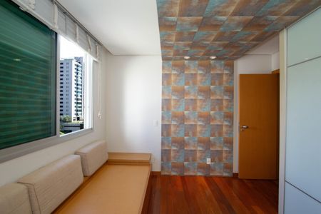 Apartamento à venda com 198m², 4 quartos e 3 vagasQUARTO1