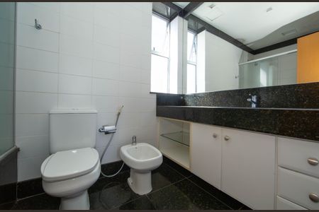 Apartamento à venda com 198m², 4 quartos e 3 vagasBANHEIRO2