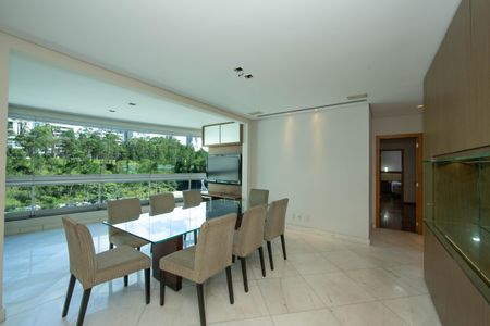 Apartamento à venda com 198m², 4 quartos e 3 vagasSALA