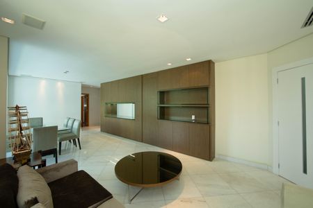 SALA de apartamento à venda com 4 quartos, 198m² em Belvedere, Belo Horizonte
