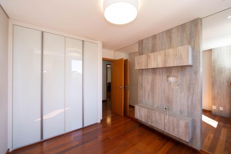 Apartamento à venda com 198m², 4 quartos e 3 vagasQUARTO2