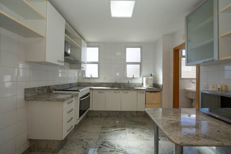 Apartamento à venda com 198m², 4 quartos e 3 vagasCOZINHA