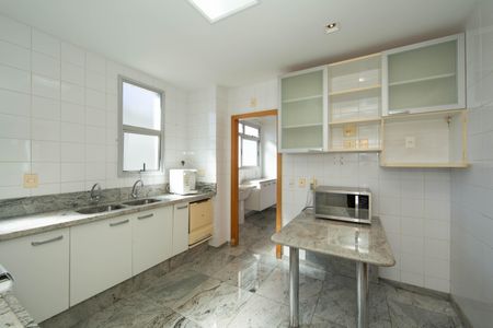 Apartamento à venda com 198m², 4 quartos e 3 vagasCOZINHA