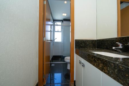 Apartamento à venda com 198m², 4 quartos e 3 vagasBANHEIRO1
