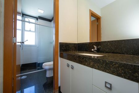 Apartamento à venda com 198m², 4 quartos e 3 vagasBANHEIRO1