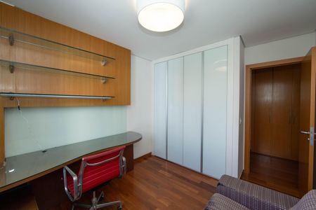 Apartamento à venda com 198m², 4 quartos e 3 vagasQUARTO4
