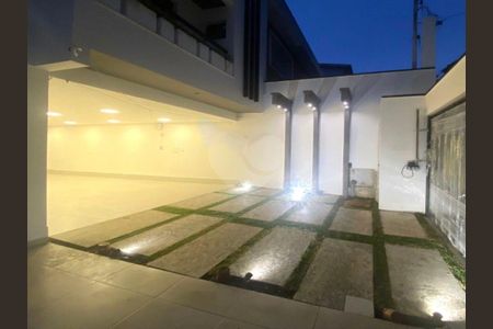 Casa à venda com 230m², 3 quartos e 4 vagas