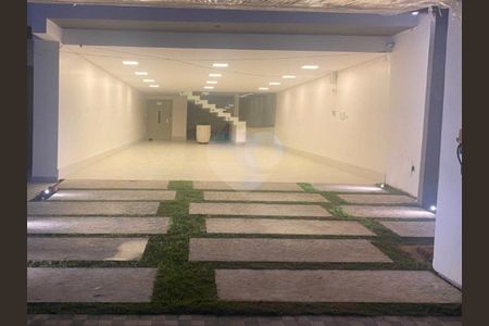 Casa à venda com 230m², 3 quartos e 4 vagas