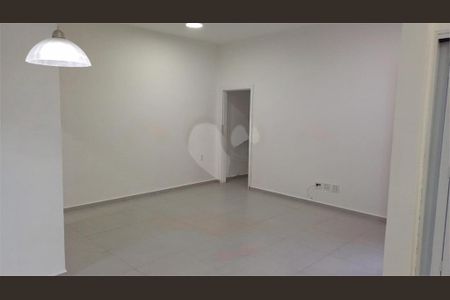 Casa à venda com 141m², 3 quartos e 2 vagas
