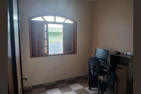 Casa à venda com 100m², 4 quartos e 2 vagas