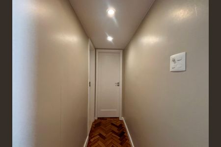 Apartamento à venda com 75m², 1 quarto e sem vagaSala - corredor de acesso aos cômodos