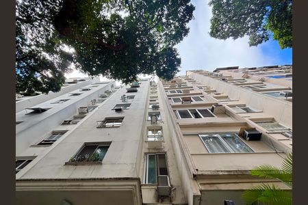 Apartamento à venda com 75m², 1 quarto e sem vagaFachada
