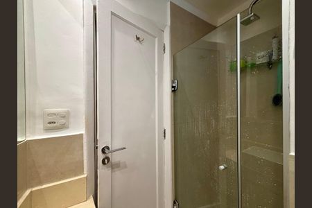 Apartamento à venda com 75m², 1 quarto e sem vagaBanheiro social