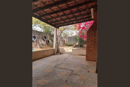 Casa à venda com 211m², 2 quartos e 2 vagas