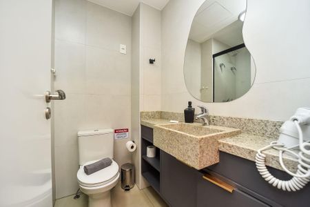 Studio para alugar com 27m², 1 quarto e 1 vaga Studio para alugar com 27m², 1 quarto e 1 vagaBanheiro