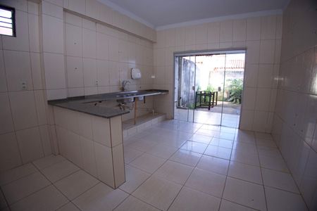 Casa para alugar com 308m², 3 quartos e 3 vagas Casa para alugar com 308m², 3 quartos e 3 vagasCozinha