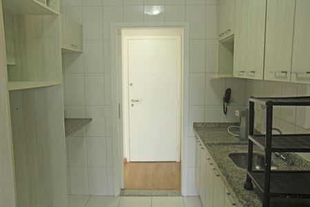 Apartamento para alugar com 104m², 2 quartos e 2 vagas Apartamento para alugar com 104m², 2 quartos e 2 vagasCozinha