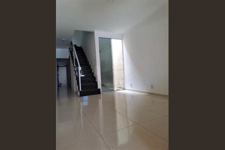 Casa à venda com 3 quartos, 100m² em Jardim Eliane, São Paulo