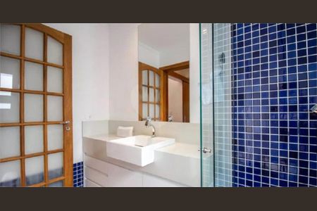 Casa à venda com 4 quartos, 507m² em Bela Aliança, São Paulo