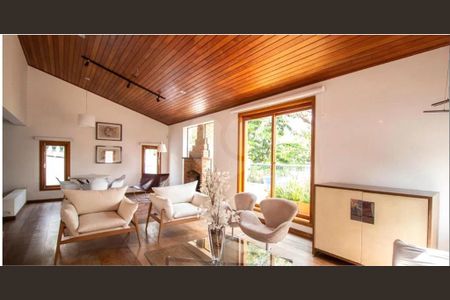 Casa à venda com 4 quartos, 507m² em Bela Aliança, São Paulo