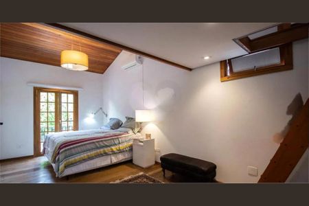 Casa à venda com 4 quartos, 507m² em Bela Aliança, São Paulo