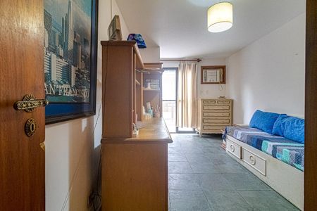 Apartamento à venda com 256m², 5 quartos e 2 vagas Apartamento à venda com 256m², 5 quartos e 2 vagasQuarto 1