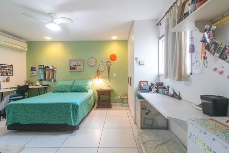 Apartamento à venda com 256m², 5 quartos e 2 vagas Apartamento à venda com 256m², 5 quartos e 2 vagasQuarto 3