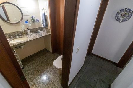 Apartamento à venda com 256m², 5 quartos e 2 vagas Apartamento à venda com 256m², 5 quartos e 2 vagasBanheiro