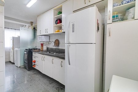 Apartamento à venda com 256m², 5 quartos e 2 vagas Apartamento à venda com 256m², 5 quartos e 2 vagasCozinha