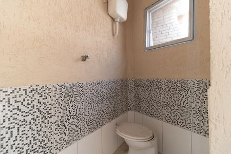 Casa à venda com 200m², 3 quartos e 2 vagas Casa à venda com 200m², 3 quartos e 2 vagasBanheiro de Serviço
