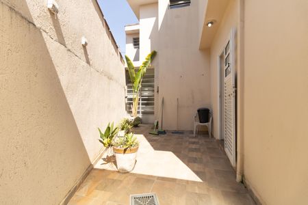 Casa à venda com 200m², 3 quartos e 2 vagas Casa à venda com 200m², 3 quartos e 2 vagasQuintal