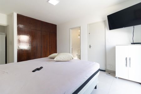 Casa à venda com 200m², 3 quartos e 2 vagas Casa à venda com 200m², 3 quartos e 2 vagasSuíte