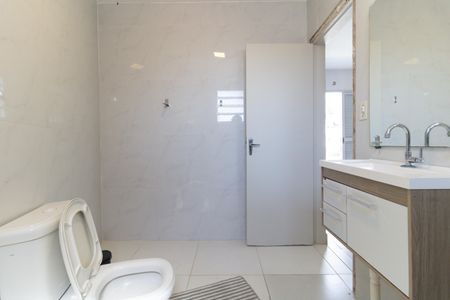 Casa à venda com 200m², 3 quartos e 2 vagas Casa à venda com 200m², 3 quartos e 2 vagasBanheiro da Suíte