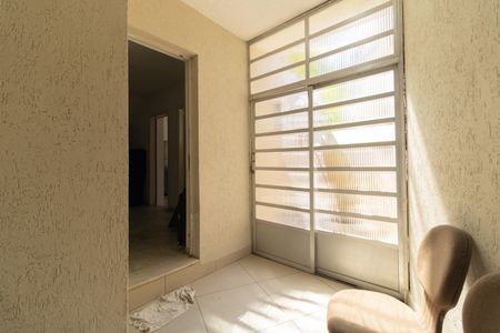 Casa à venda com 200m², 3 quartos e 2 vagas Casa à venda com 200m², 3 quartos e 2 vagasEntrada